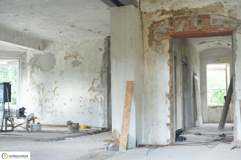 Felújítás a Bencs Villában - fotó Szarka Lajos