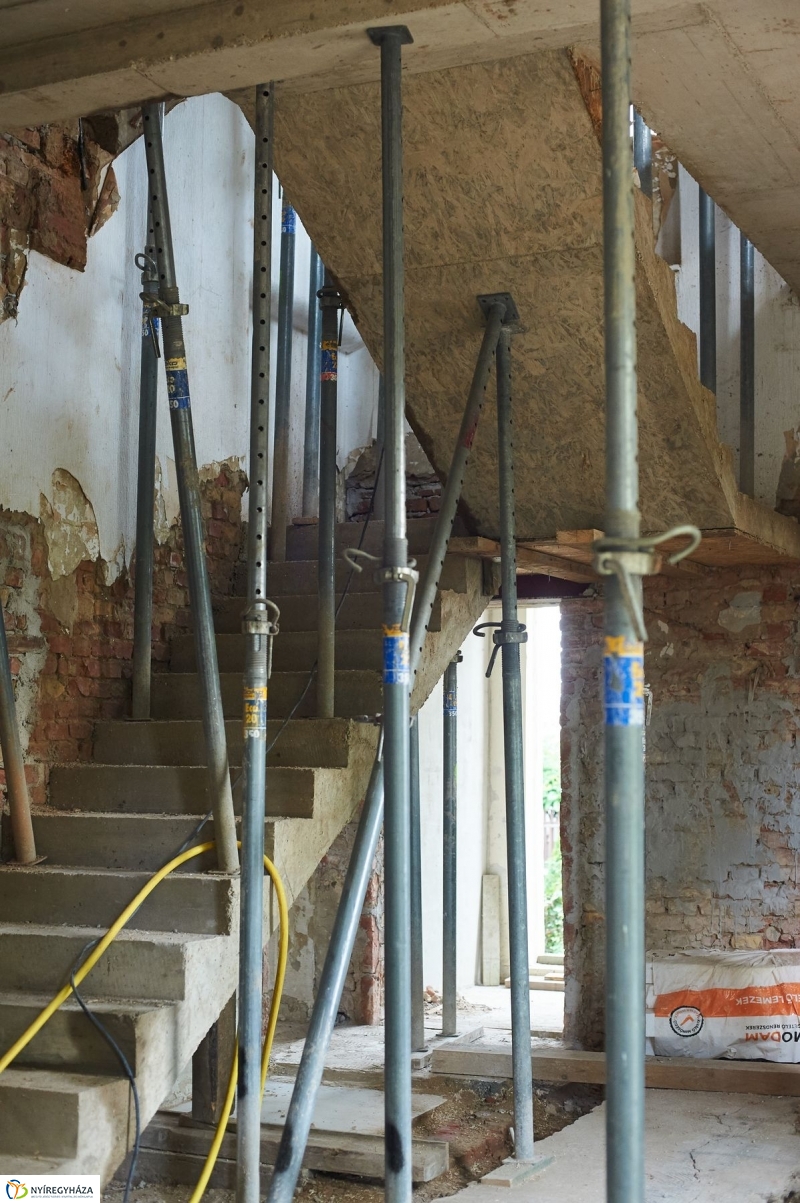 Felújítás a Bencs Villában - fotó Szarka Lajos