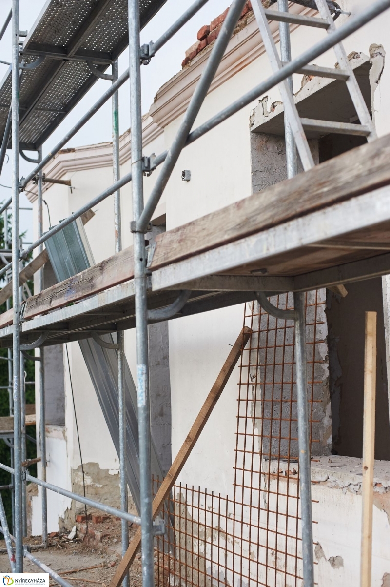 Felújítás a Bencs Villában - fotó Szarka Lajos