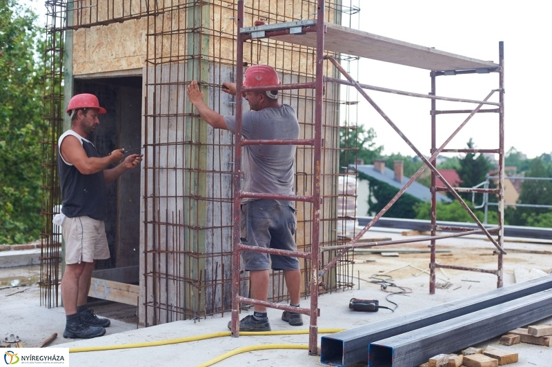 Felújítás a Bencs Villában - fotó Szarka Lajos