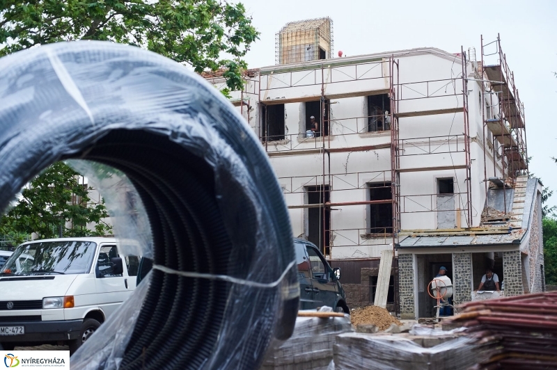 Felújítás a Bencs Villában - fotó Szarka Lajos