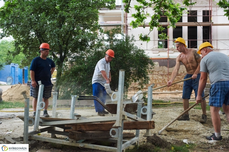 Felújítás a Bencs Villában - fotó Szarka Lajos