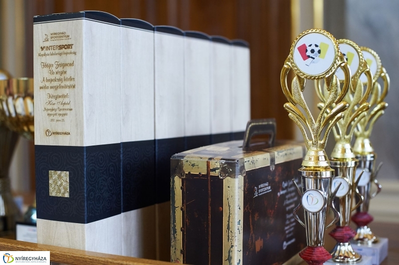 Kispályás foci díjak - fotó Szarka Lajos
