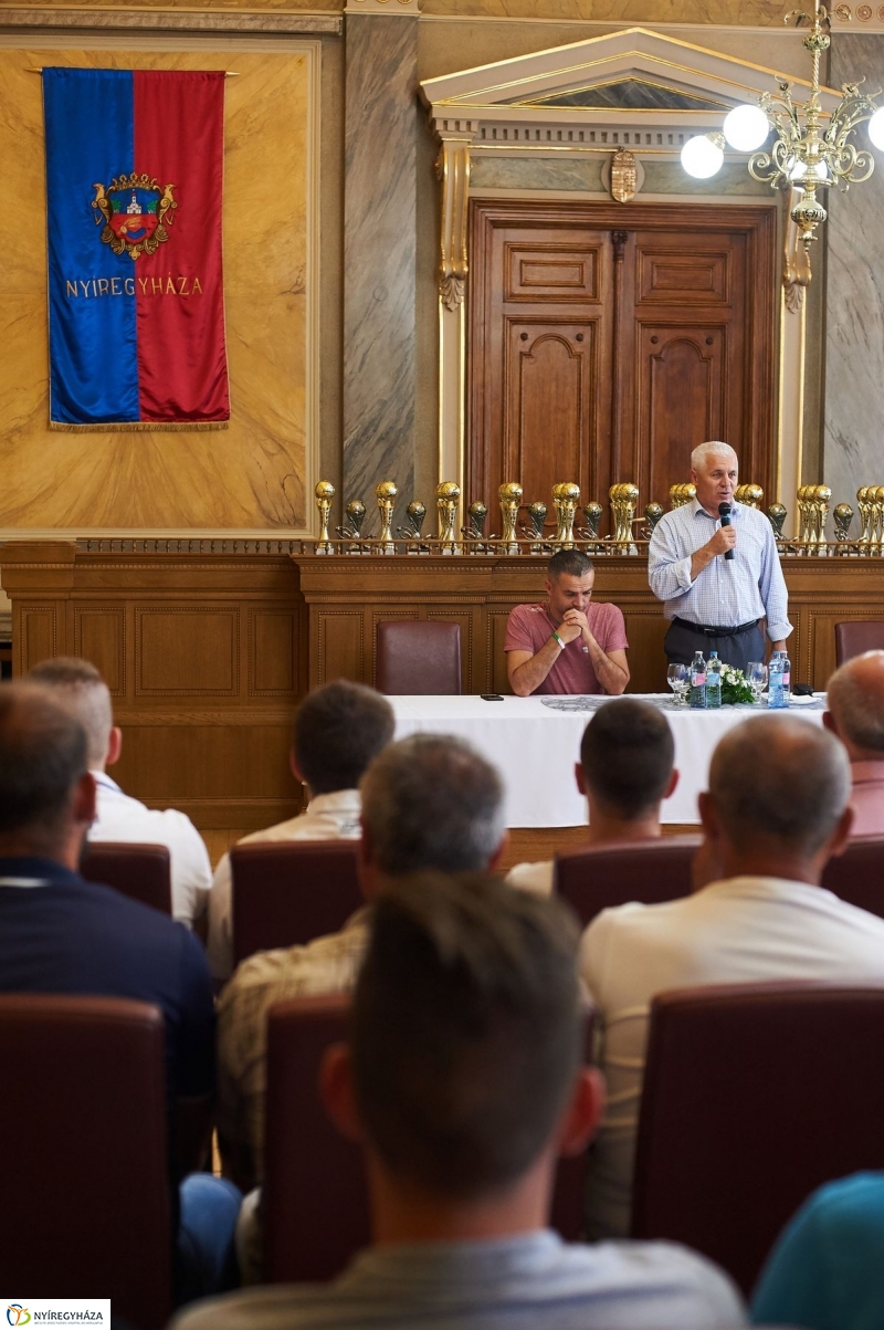 Kispályás foci díjak - fotó Szarka Lajos