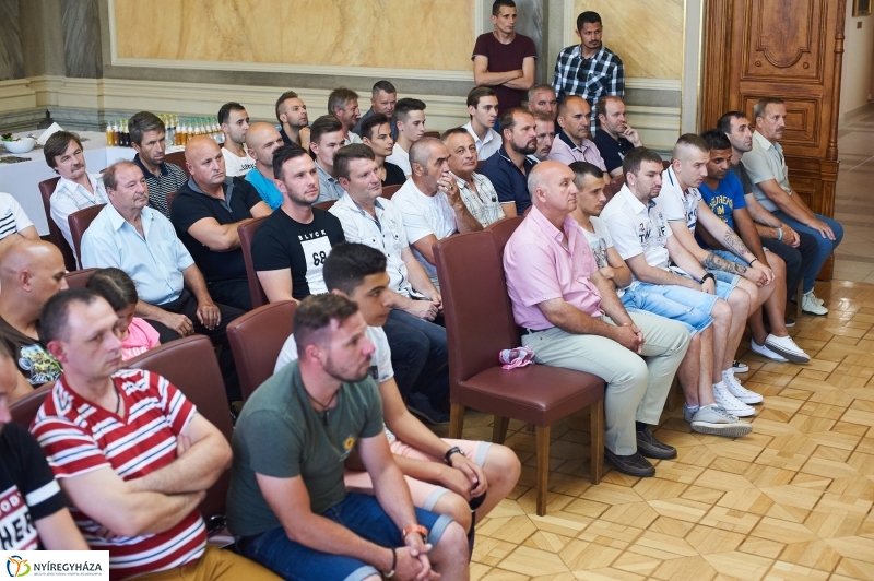 Kispályás foci díjak - fotó Szarka Lajos