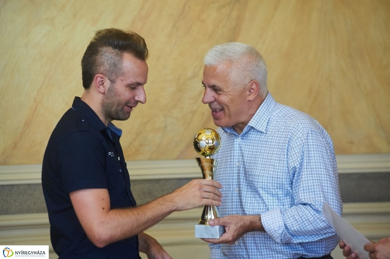 Kispályás foci díjak - fotó Szarka Lajos