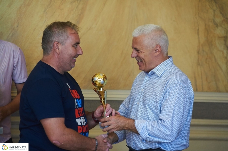 Kispályás foci díjak - fotó Szarka Lajos