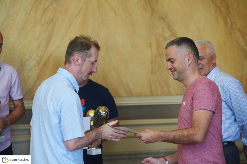 Kispályás foci díjak - fotó Szarka Lajos