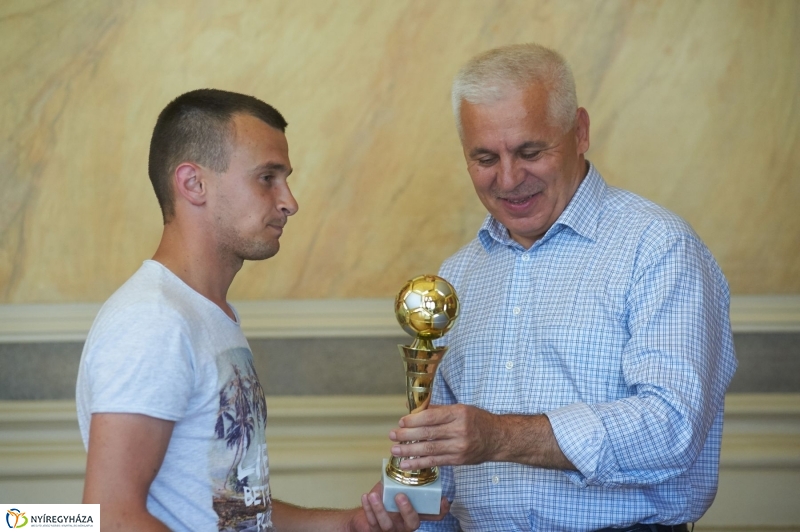 Kispályás foci díjak - fotó Szarka Lajos