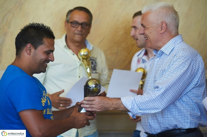 Kispályás foci díjak - fotó Szarka Lajos