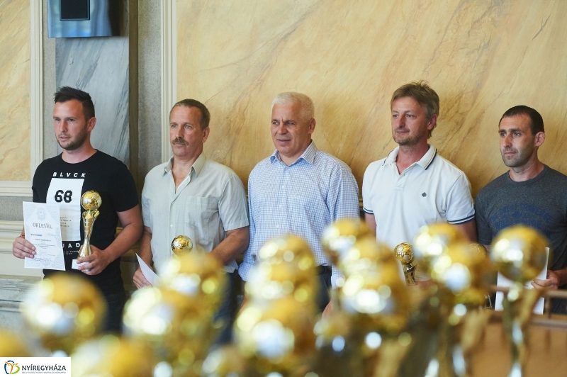 Kispályás foci díjak - fotó Szarka Lajos