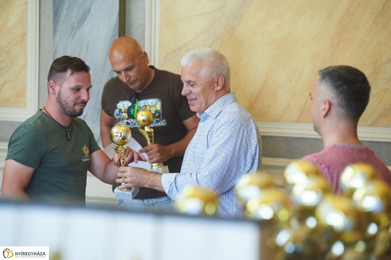 Kispályás foci díjak - fotó Szarka Lajos