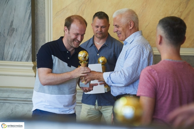 Kispályás foci díjak - fotó Szarka Lajos