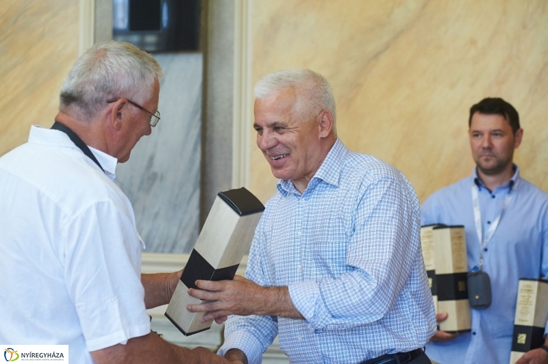 Kispályás foci díjak - fotó Szarka Lajos