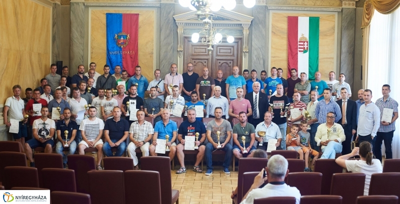 Kispályás foci díjak - fotó Szarka Lajos