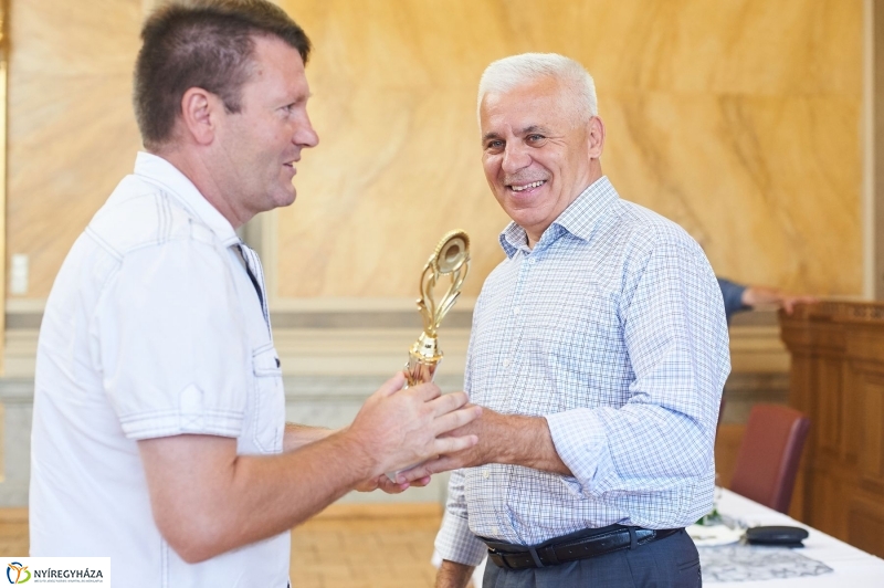 Kispályás foci díjak - fotó Szarka Lajos