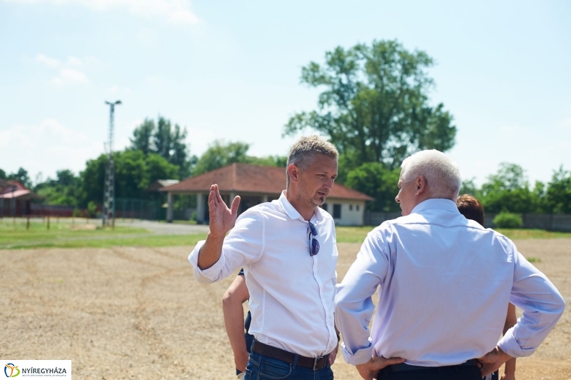 Helyszíni szemle a Vásártéren - fotó Szarka Lajos