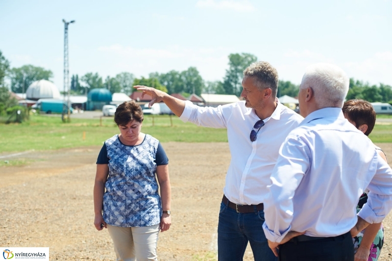 Helyszíni szemle a Vásártéren - fotó Szarka Lajos