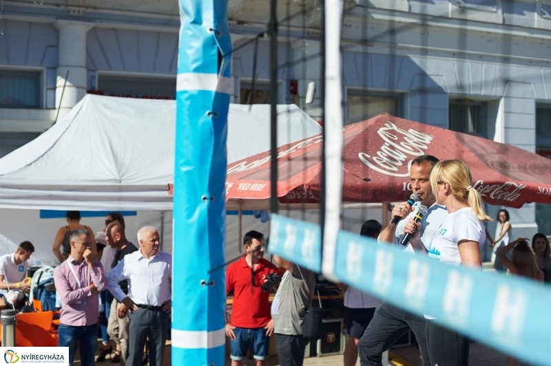 Megkezdődött a belvárosi strandröpi - fotó Szarka Lajos