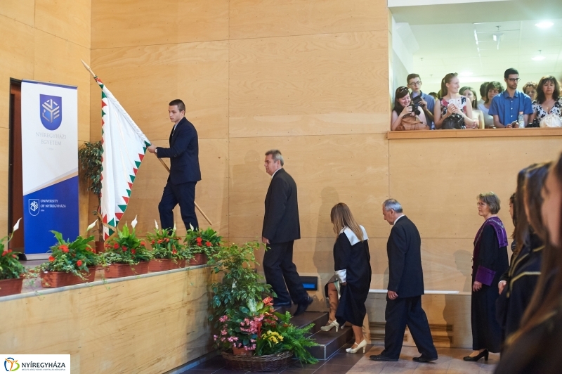 Diplomaosztó ünnepség az egyetemen I - fotó Szarka Lajos