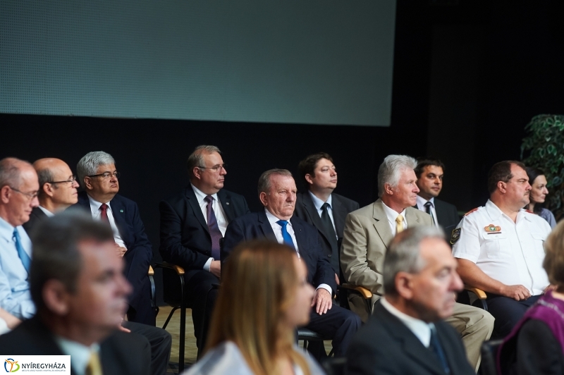 Diplomaosztó ünnepség az egyetemen I - fotó Szarka Lajos