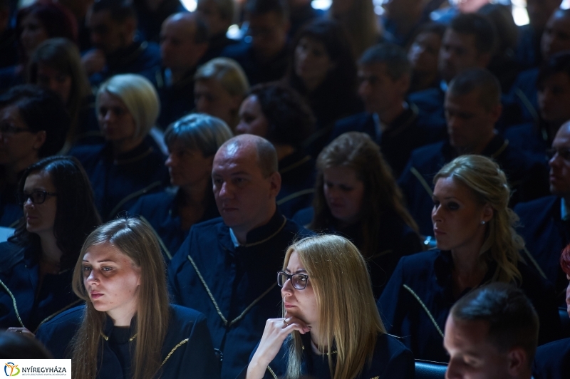 Diplomaosztó ünnepség az egyetemen I - fotó Szarka Lajos