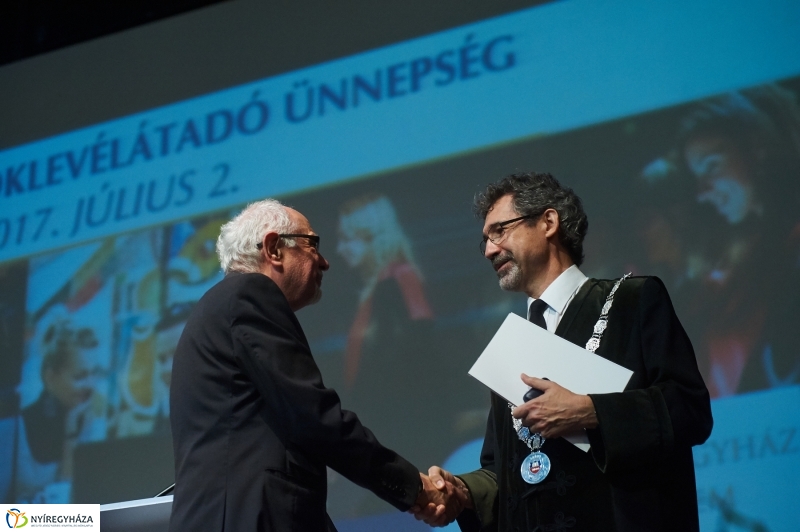 Diplomaosztó ünnepség az egyetemen I - fotó Szarka Lajos