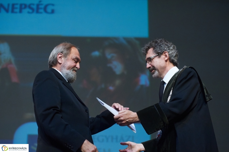 Diplomaosztó ünnepség az egyetemen I - fotó Szarka Lajos