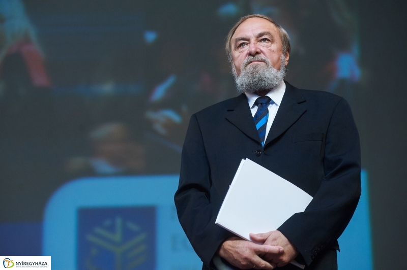 Diplomaosztó ünnepség az egyetemen I - fotó Szarka Lajos