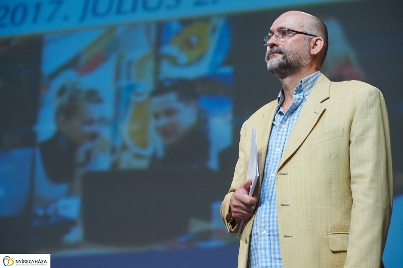 Diplomaosztó ünnepség az egyetemen I - fotó Szarka Lajos