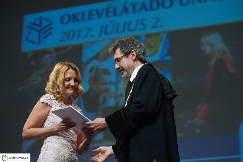 Diplomaosztó ünnepség az egyetemen I - fotó Szarka Lajos