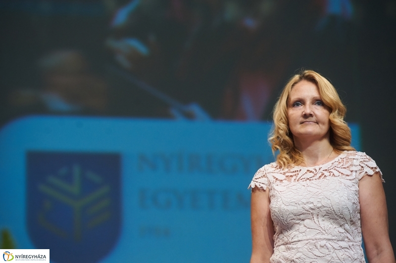 Diplomaosztó ünnepség az egyetemen I - fotó Szarka Lajos