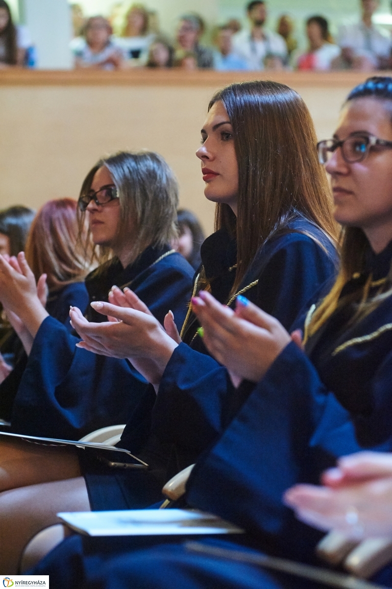 Diplomaosztó ünnepség az egyetemen I - fotó Szarka Lajos