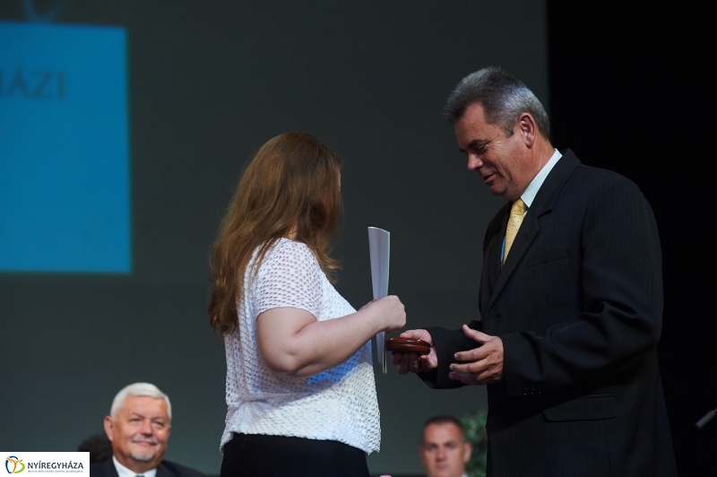 Diplomaosztó ünnepség az egyetemen I - fotó Szarka Lajos