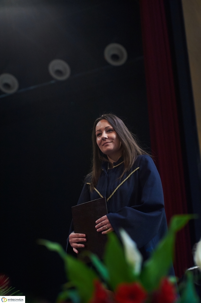 Diplomaosztó ünnepség az egyetemen I - fotó Szarka Lajos