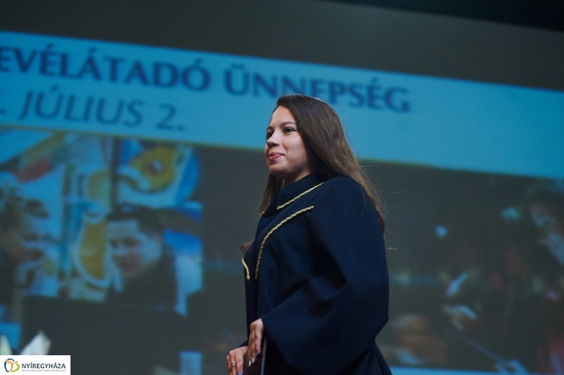 Diplomaosztó ünnepség az egyetemen I - fotó Szarka Lajos