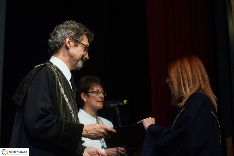 Diplomaosztó ünnepség az egyetemen I - fotó Szarka Lajos