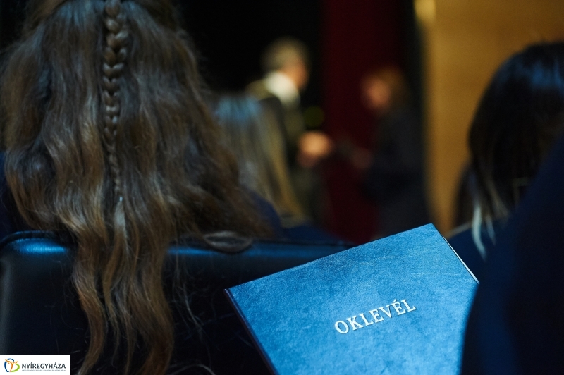 Diplomaosztó ünnepség az egyetemen II - fotó Szarka Lajos