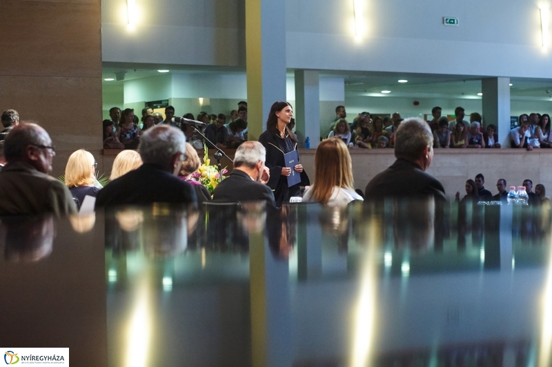Diplomaosztó ünnepség az egyetemen II - fotó Szarka Lajos