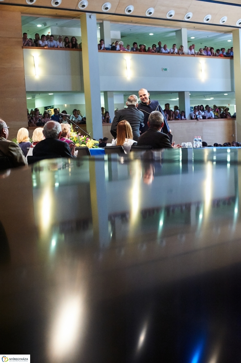 Diplomaosztó ünnepség az egyetemen II - fotó Szarka Lajos