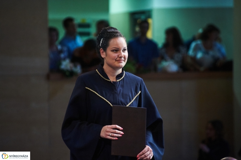 Diplomaosztó ünnepség az egyetemen II - fotó Szarka Lajos