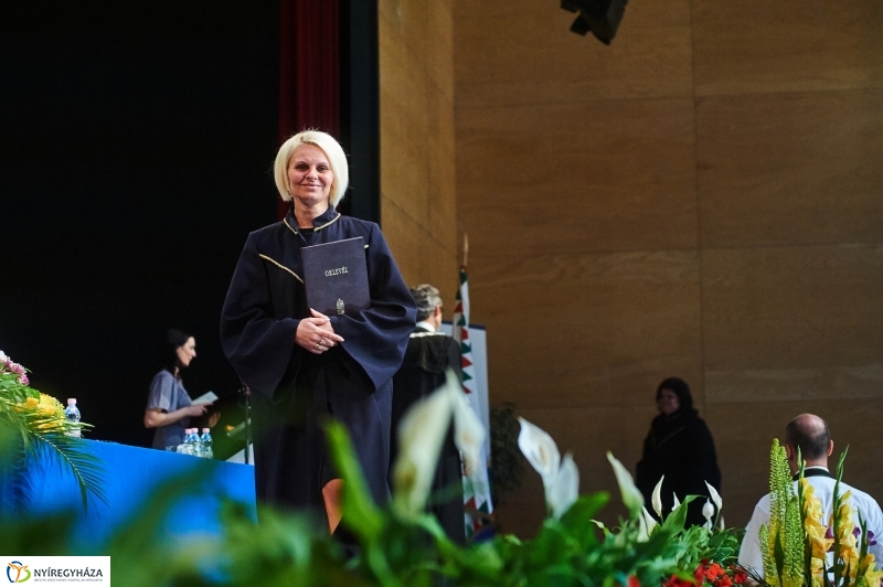 Diplomaosztó ünnepség az egyetemen II - fotó Szarka Lajos