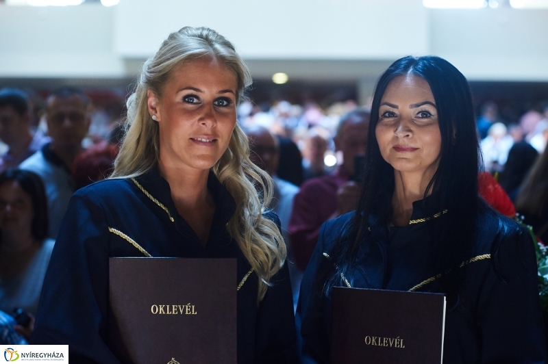 Diplomaosztó ünnepség az egyetemen II - fotó Szarka Lajos