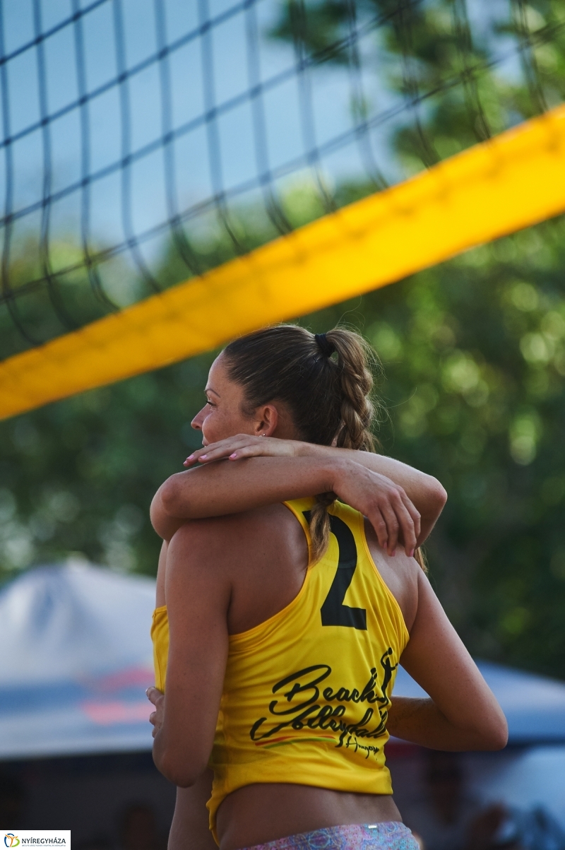 Strandröpi OB női döntő - fotó Szarka Lajos