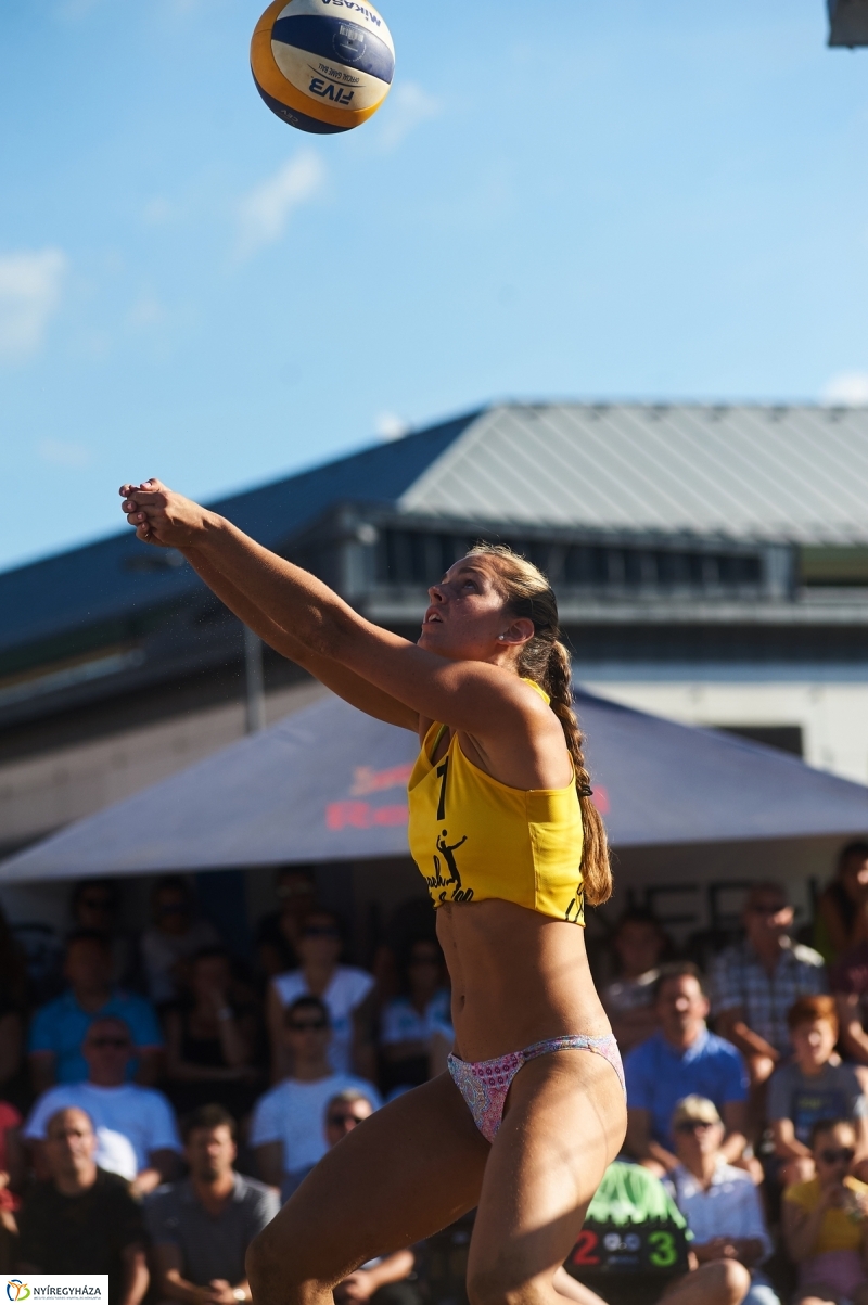 Strandröpi OB női döntő - fotó Szarka Lajos