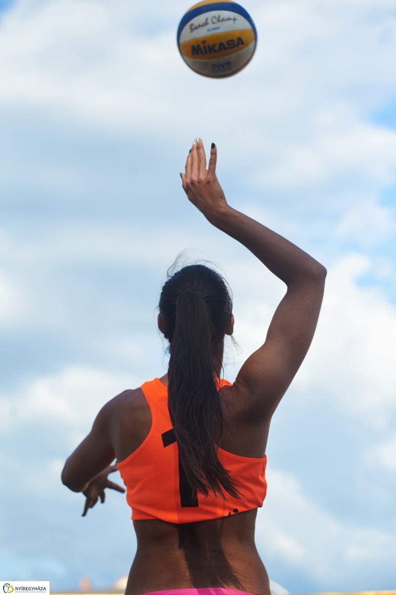 Strandröpi OB női döntő - fotó Szarka Lajos