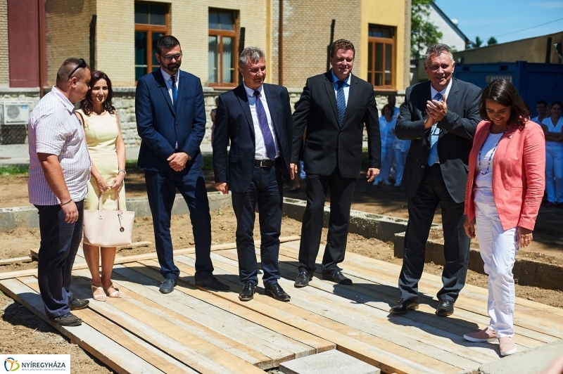 Óvoda épül a kórház területén - fotó Szarka Lajos