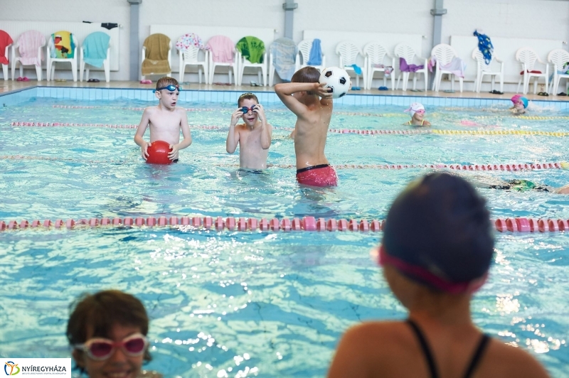 Úszótábor az Aranyban - fotó Szarka Lajos