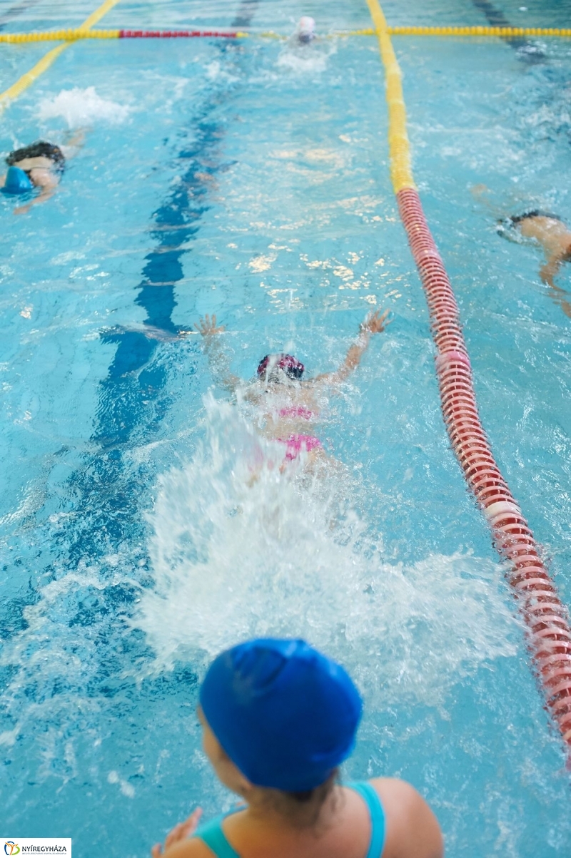 Úszótábor az Aranyban - fotó Szarka Lajos