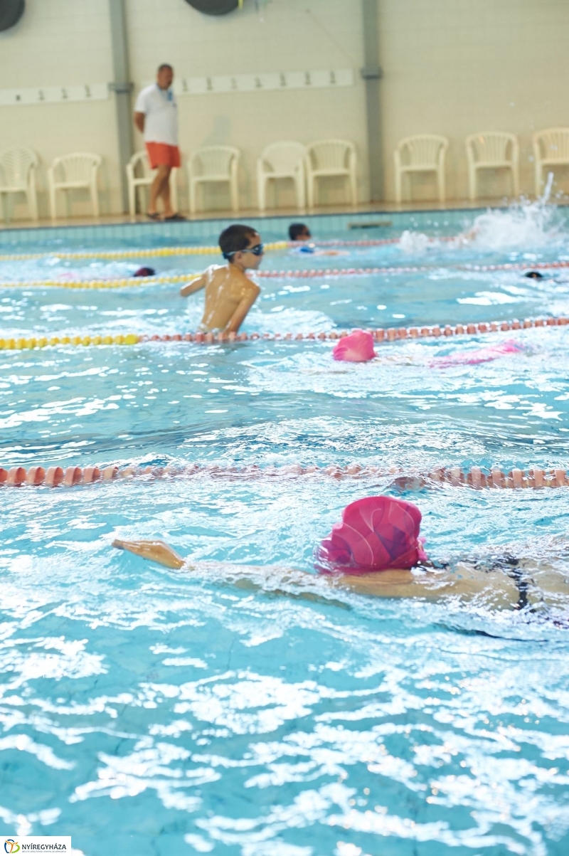 Úszótábor az Aranyban - fotó Szarka Lajos